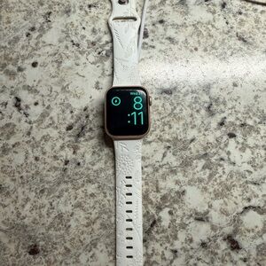 Series 5 AppleWatch with Floral Band